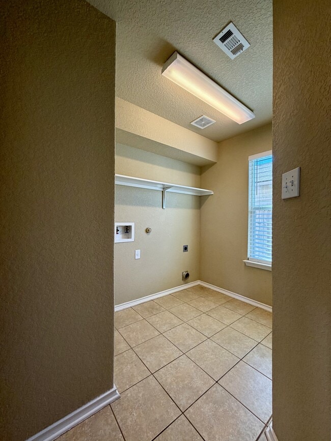 Building Photo - 7027 Fisherman Sky