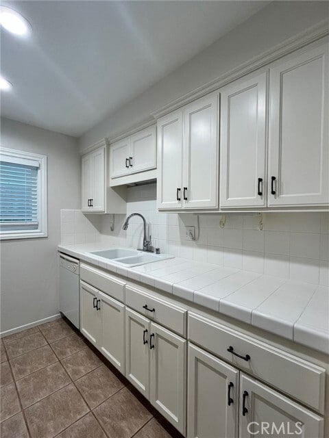 Building Photo - 18641 Oriente Dr