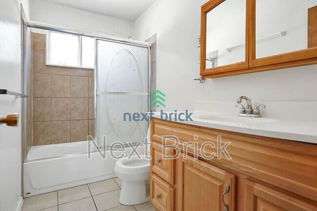 Building Photo - 11545 26th Ave NE