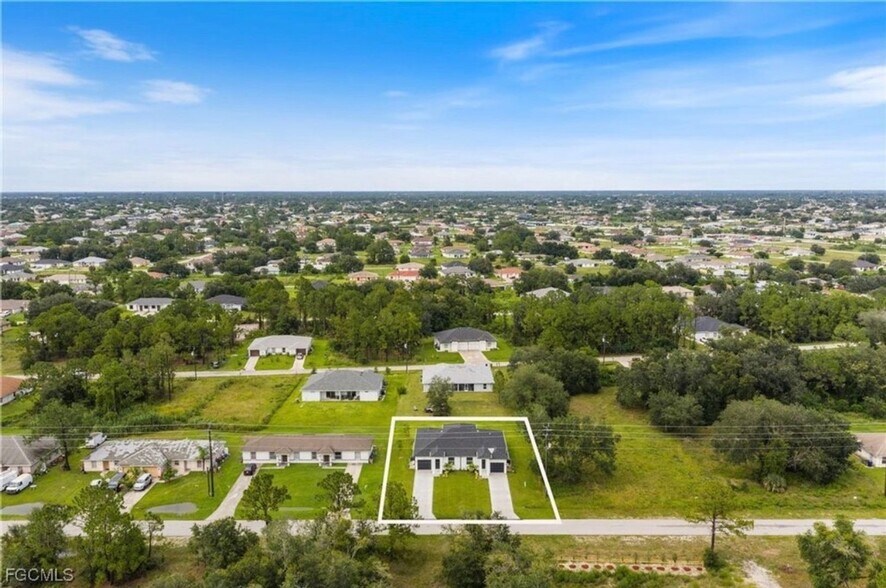 Building Photo - 1025 Meadow Rd