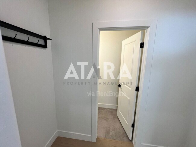 Building Photo - 955 S 850 W