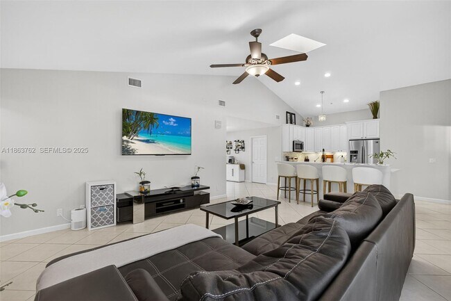 Building Photo - 15 Balfour Rd E