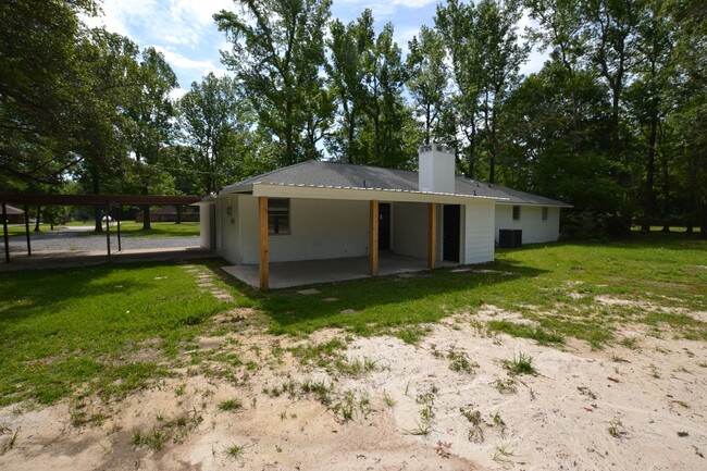 Building Photo - Zachary School District!  Rustic Country L...