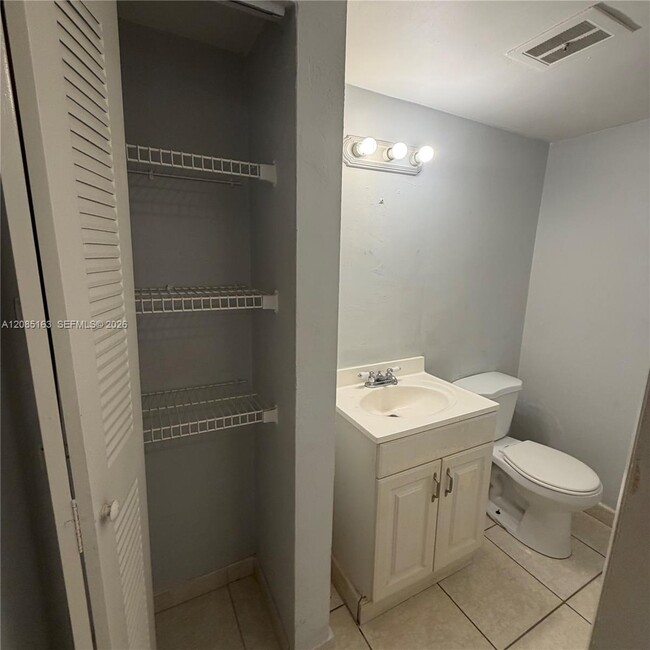 Building Photo - 2175 NE 170th St