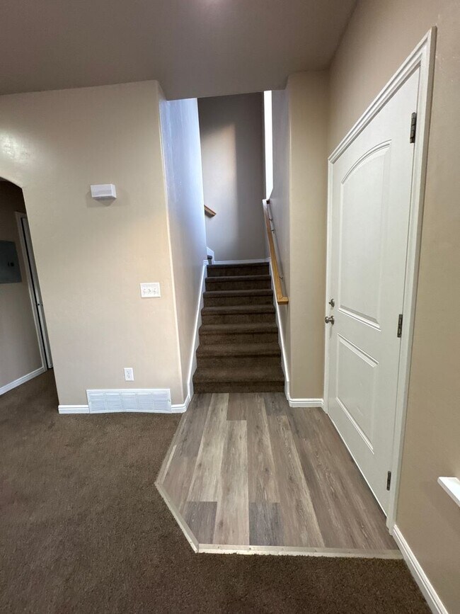 Building Photo - West Park #8