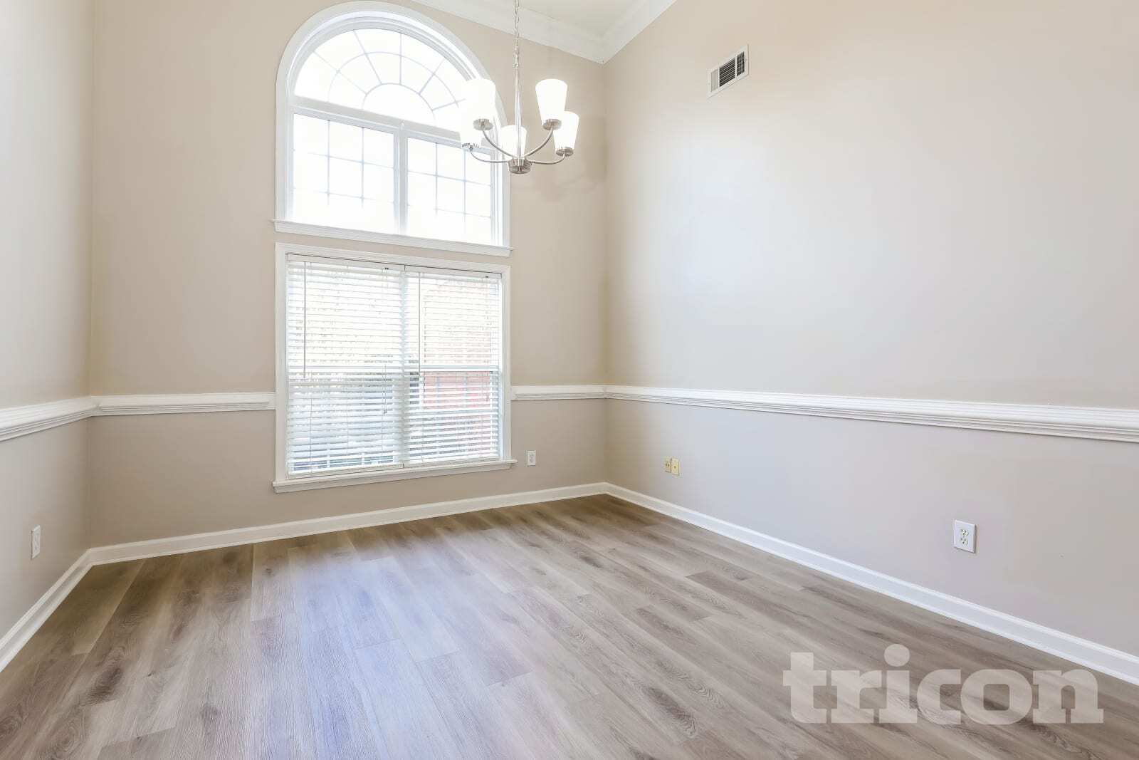 Building Photo - 115 Victor Ln