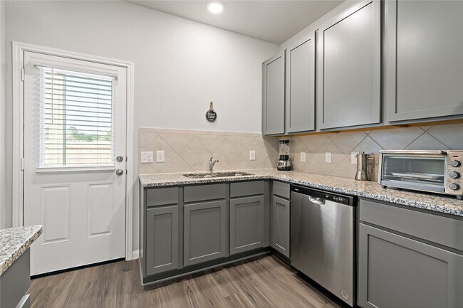 Building Photo - 13770 Goldeye Dr