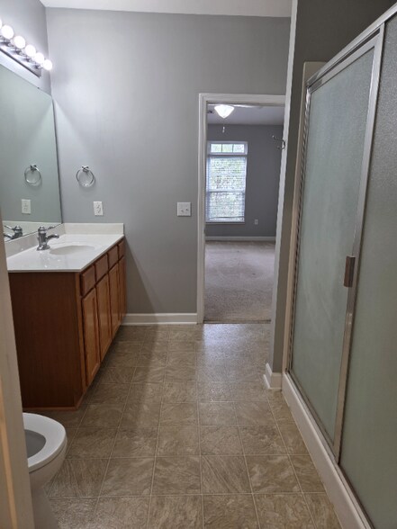 Building Photo - 923 Windcastle Ln
