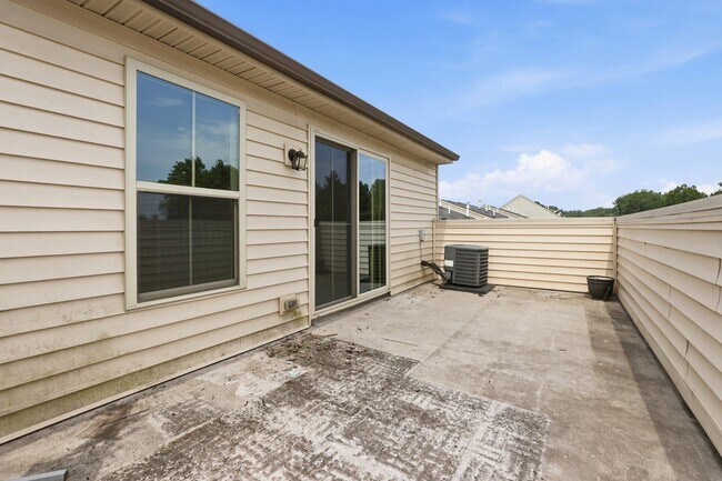 Building Photo - 5714 Richmanor Terrace