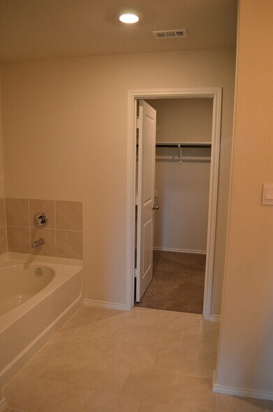 Building Photo - 3926 Copper Riv