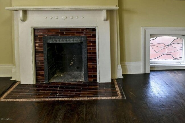 Building Photo - 1454