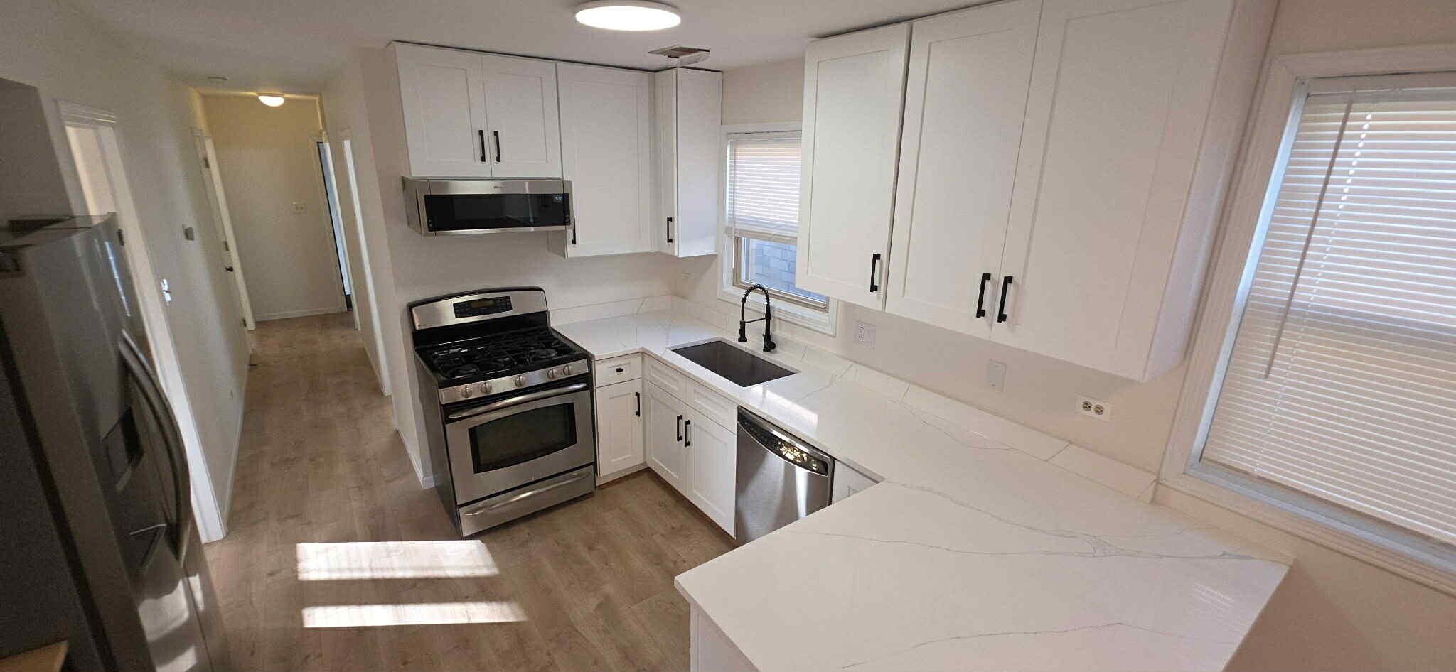Building Photo - 445 W 37th St
