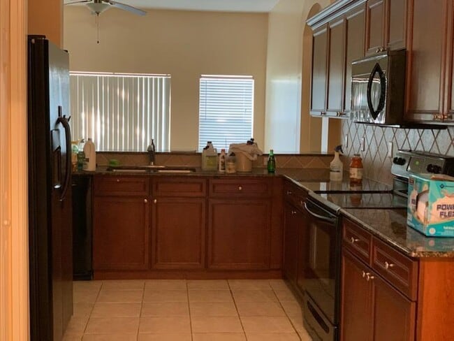 Building Photo - Beautiful 4-Bedroom, 2-Bath House Availabl...