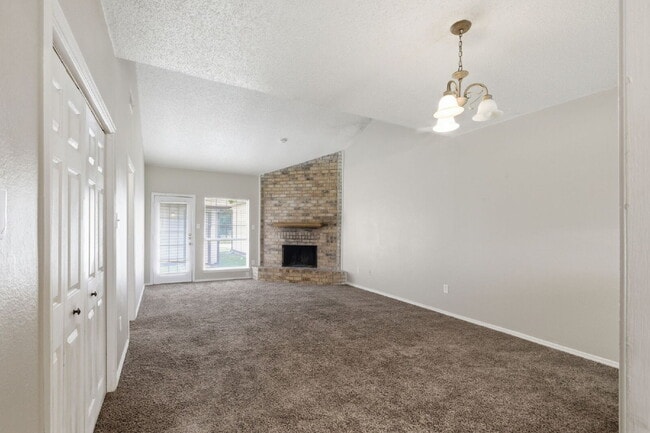 Building Photo - Rowlett Duplex