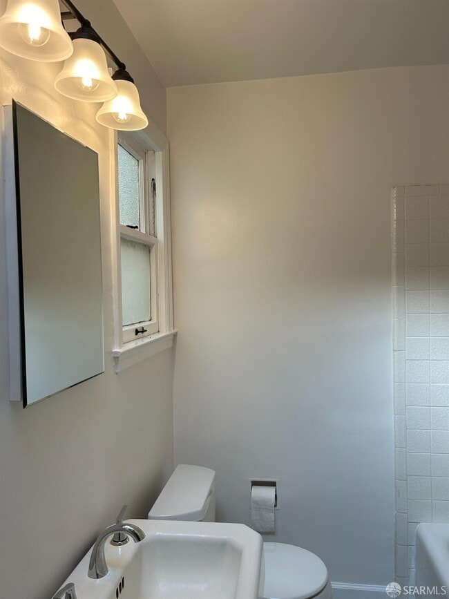 Building Photo - 242 Bright St