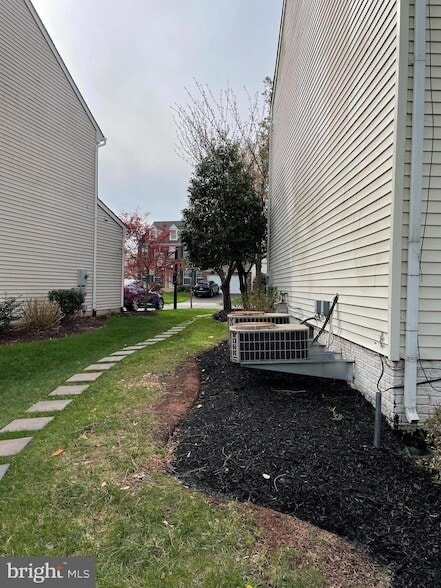 Building Photo - 139 Balch Springs Cir SE