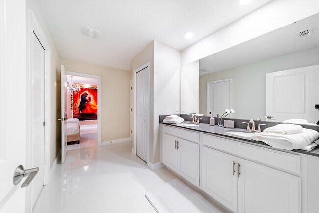 Building Photo - 2869 Bookmark Dr