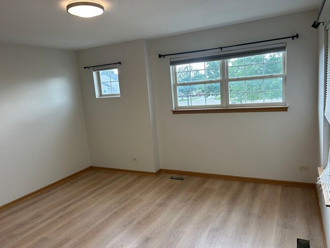 Building Photo - 1308 Jenna Dr