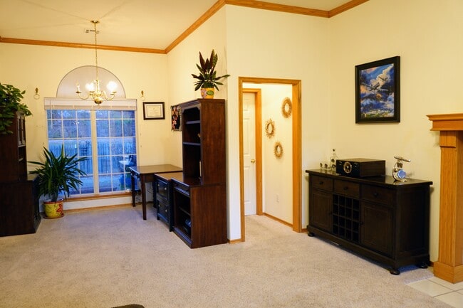 Building Photo - 417 Oakdale Dr