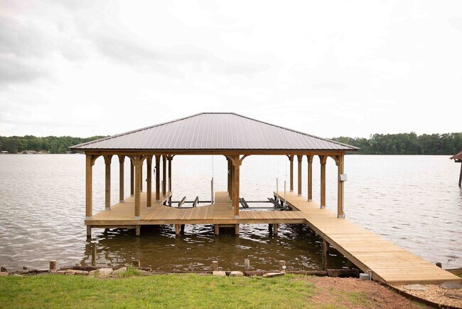 Building Photo - 418 Riverton Dr