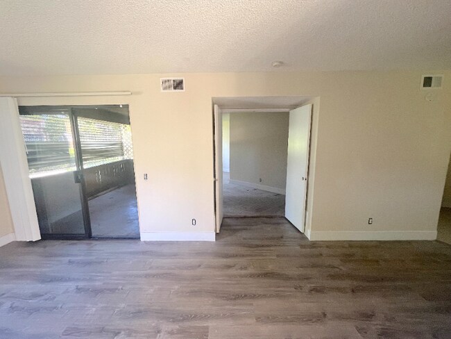 Building Photo - 390 N San Antonio Ave