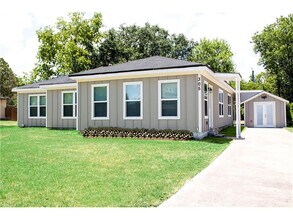Building Photo - Awesome Home w/ 1/1 Studio Flex Space Just Half Block from Thomas Park!
