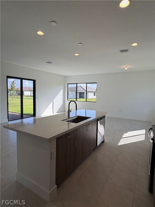 Building Photo - 5166 Julienne Rd