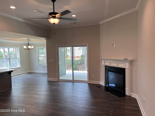 Building Photo - 2205 Rhinestone Dr