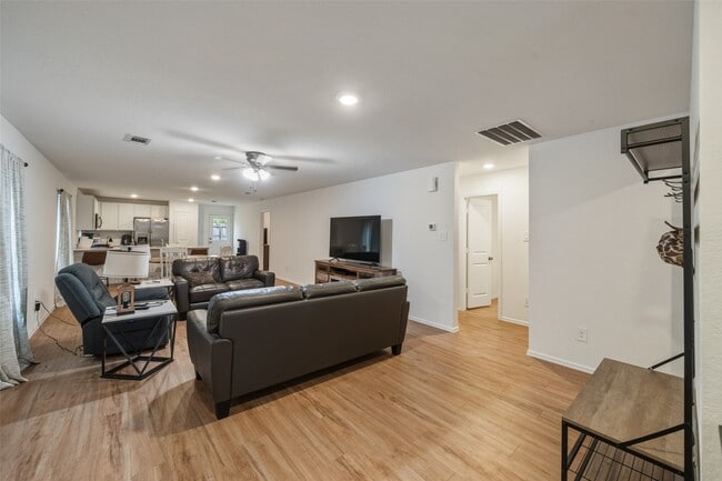 Building Photo - 17118 Quaking Aspen Ln