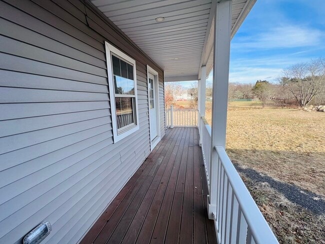 Building Photo - 88 Miller St