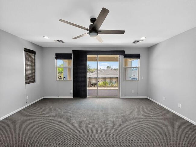 Building Photo - Stunning 5 Bed/5Bath Home in Gated Community – Over 3,100 SqFt of Modern Living -New Carpet throu...