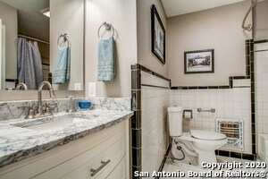 Building Photo - 240 Calumet Pl