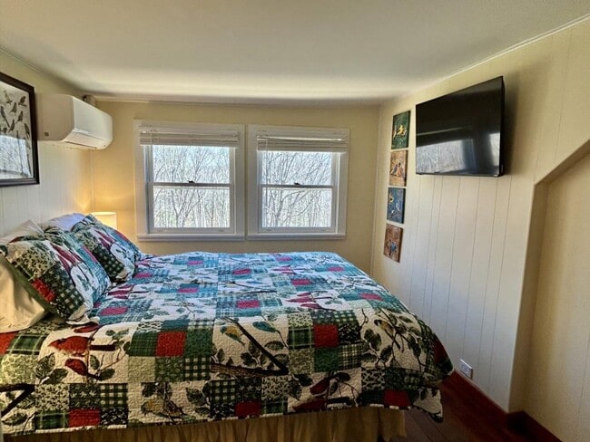 Building Photo - 337 ME-133