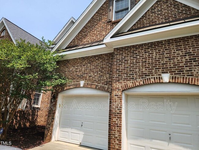 Building Photo - 608 Oxboro Cir