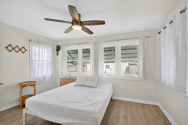 Building Photo - 306 N J St