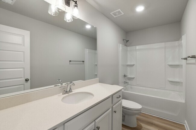 Building Photo - 1420 Brookhaven Dr