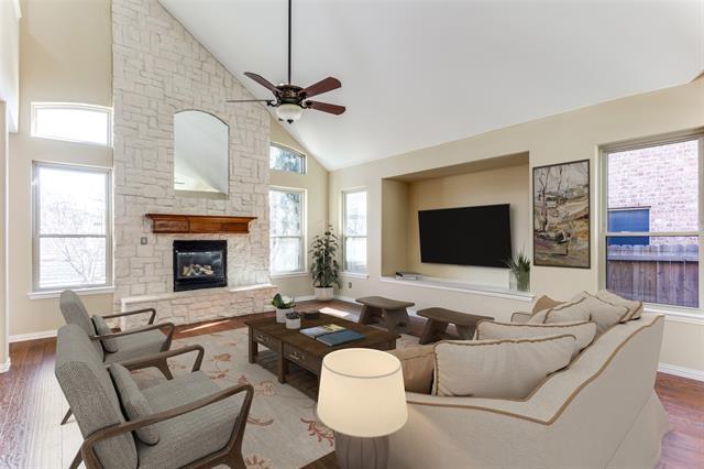 Building Photo - 3825 Miramar Dr