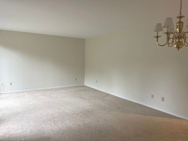 Building Photo - 451 Heritage Vlg