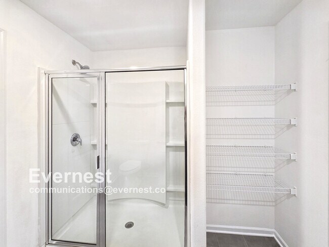 Building Photo - 4039 Meredith Woods Ln