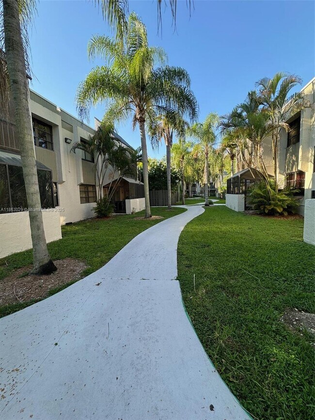 Building Photo - 7921 SW 104th St