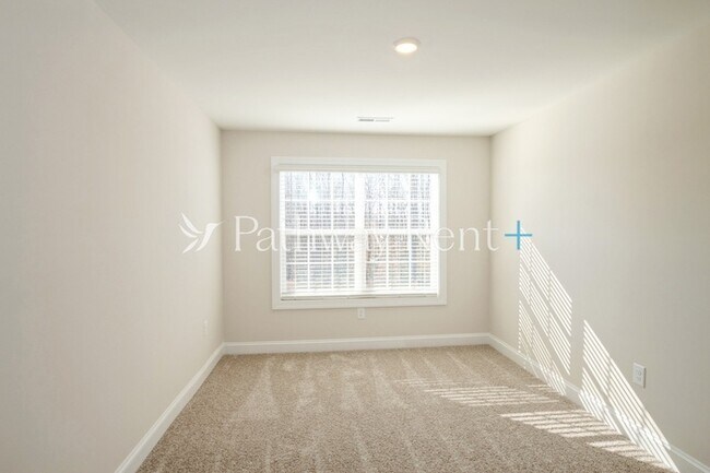 Building Photo - 127 Wembury Ln