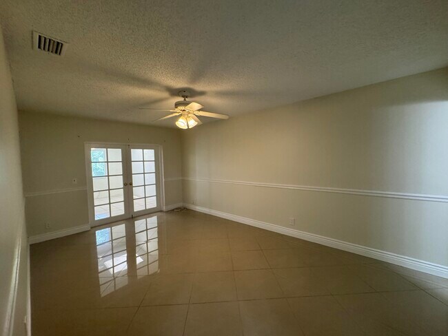 Building Photo - 20844 Concord Green Dr W