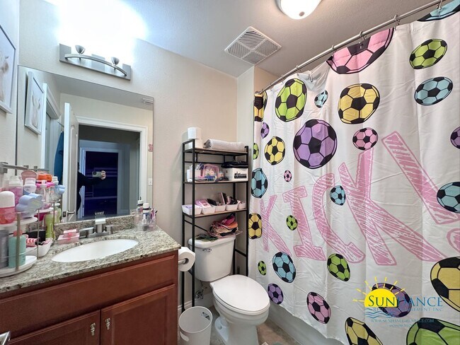 Building Photo - Stunning Waterfront 3 Bedroom Condo at Presidio Yacht Club!