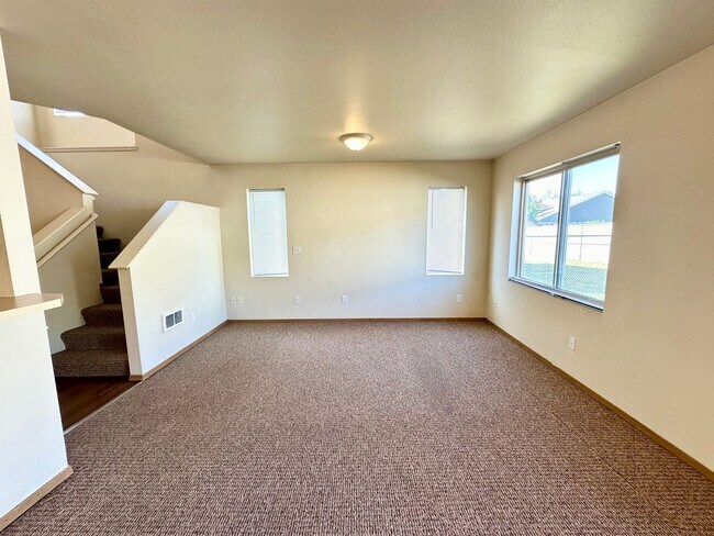 Building Photo - 2107 Yellowstone St