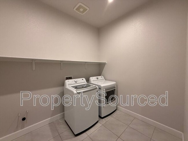 Building Photo - 614 Madrone St
