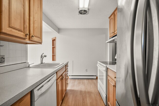 Building Photo - 72 Cinnamon Spring