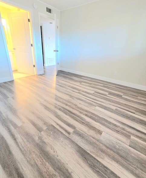 Building Photo - 605 Northlake Blvd