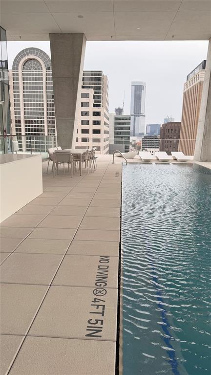 Building Photo - 313 W 17th St