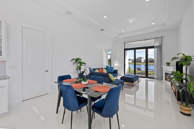 Building Photo - 4823 St Armands Way