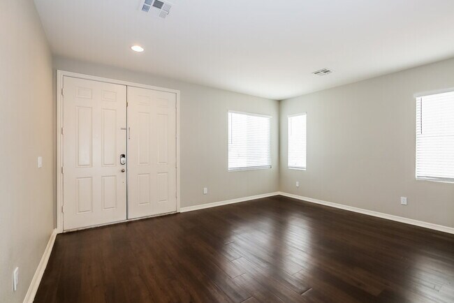 Building Photo - 3825 Alpine Track Ave